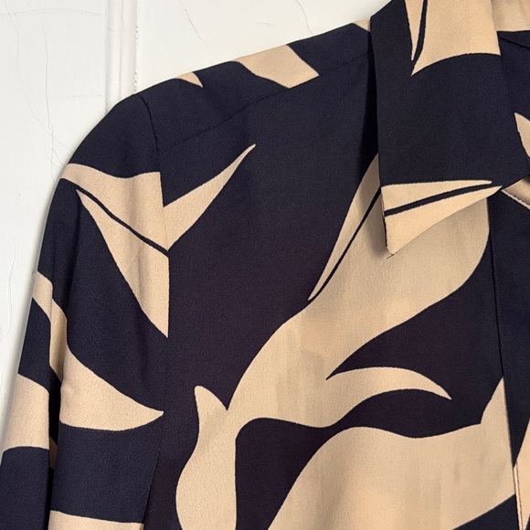 Ann Taylor Satin Essential Shirt Buttondown Black and Tan Women's Blouse M NWT - Picture 4 of 5